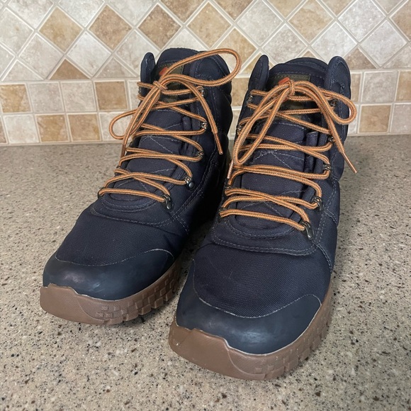 Columbia Other - Columbia Men’s Fairbanks Omni-Heat in Abyss/Dark Adobe in Size 8.5 BM2806-439